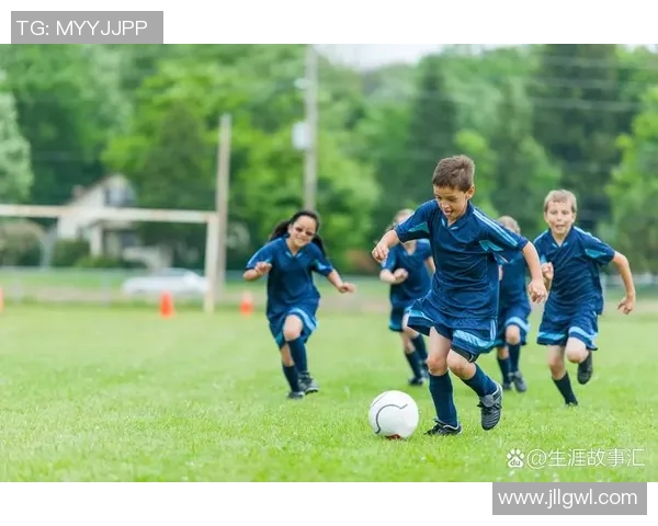从默默无闻到闪耀绿茵场不知名球员如何逆袭成为足球明星